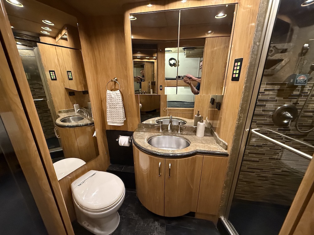 2007 Prevost Marathon H3-45 For Sale