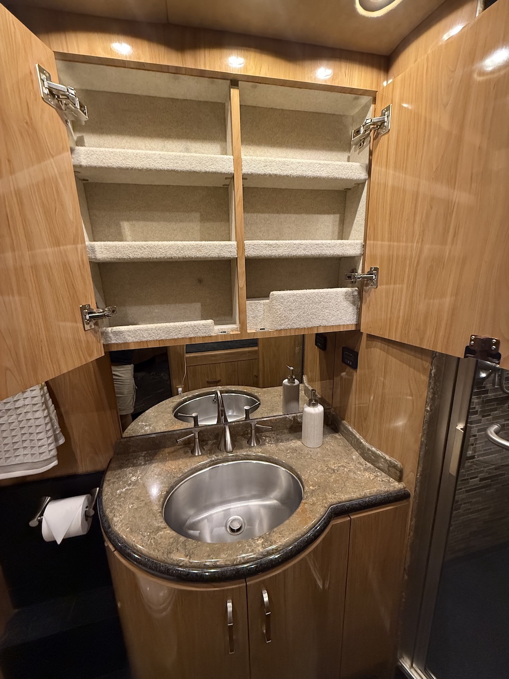 2007 Prevost Marathon H3-45 For Sale