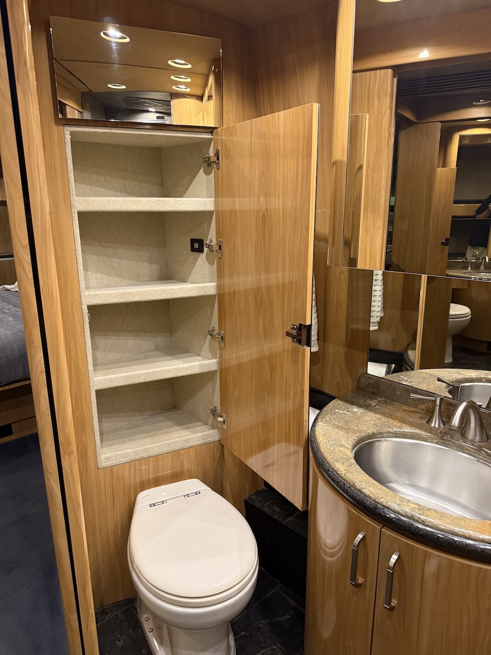 2007 Prevost Marathon H3-45 For Sale