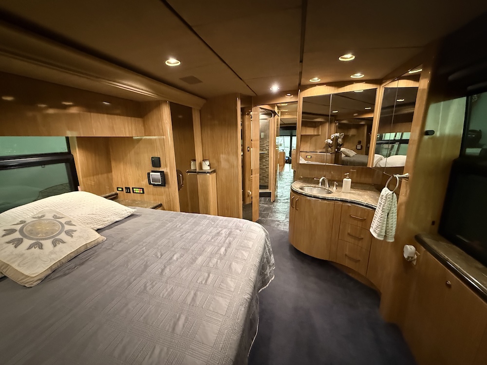 2007 Prevost Marathon H3-45 For Sale