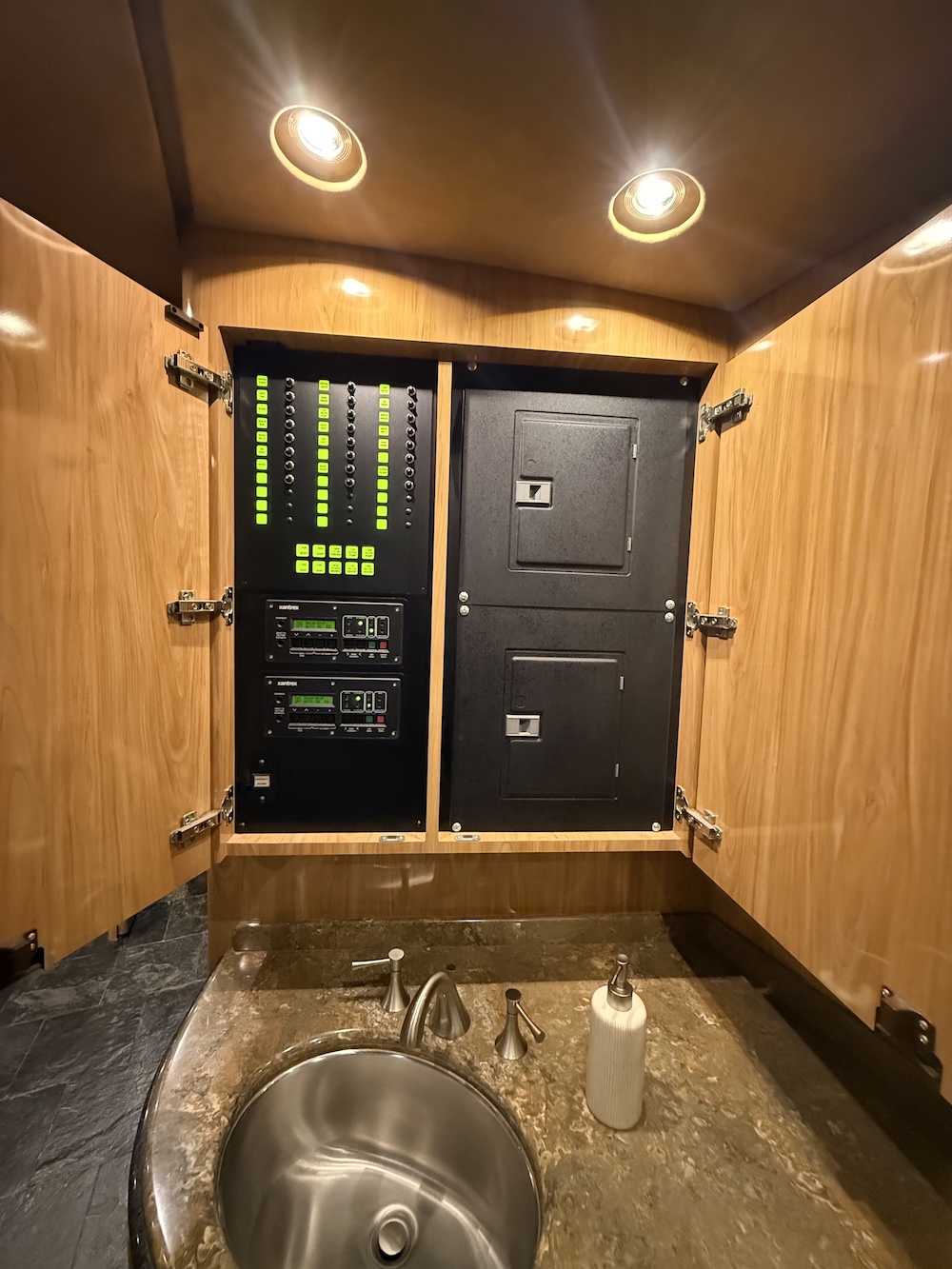 2007 Prevost Marathon H3-45 For Sale