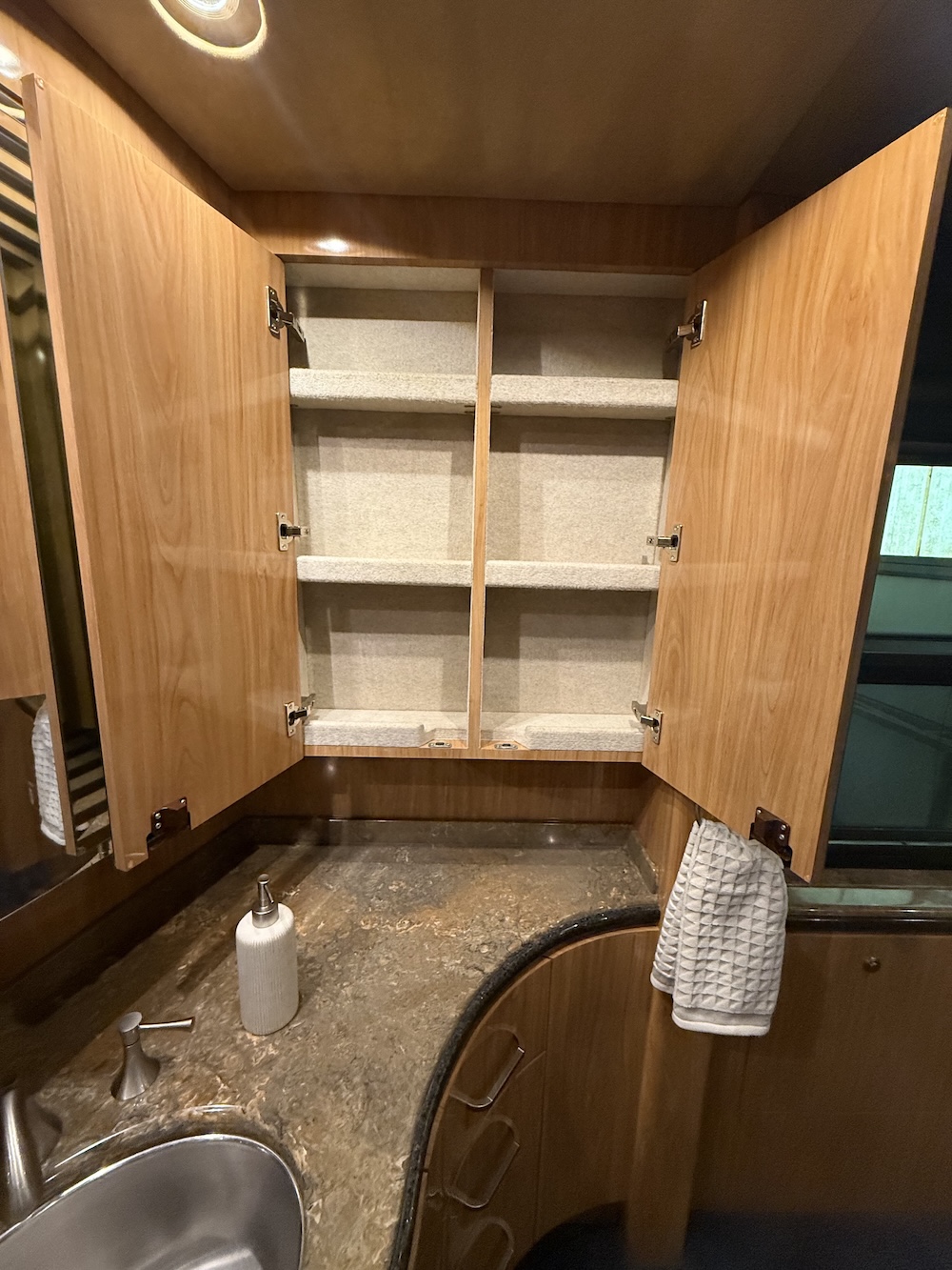 2007 Prevost Marathon H3-45 For Sale