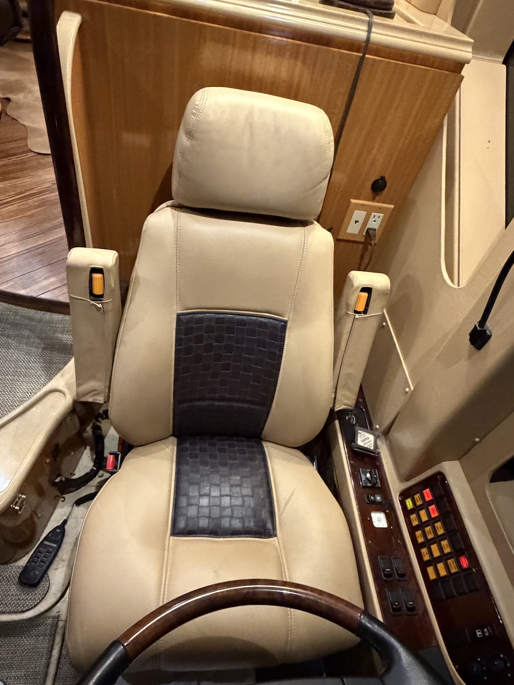 2007 Prevost Marathon H3-45 For Sale