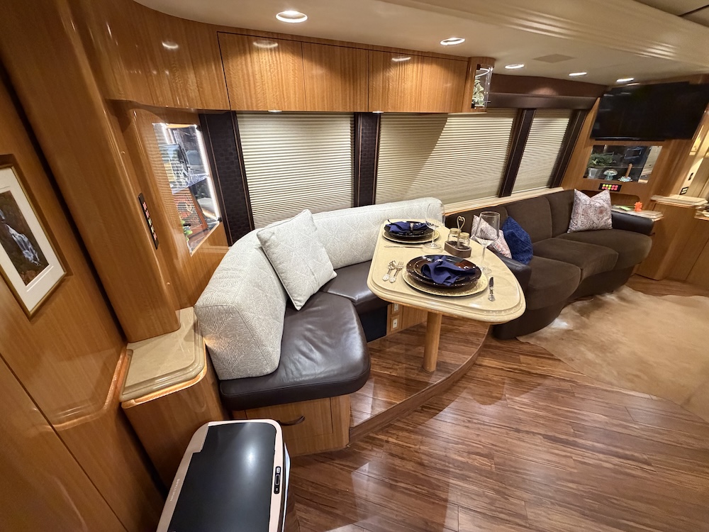 2007 Prevost Marathon H3-45 For Sale