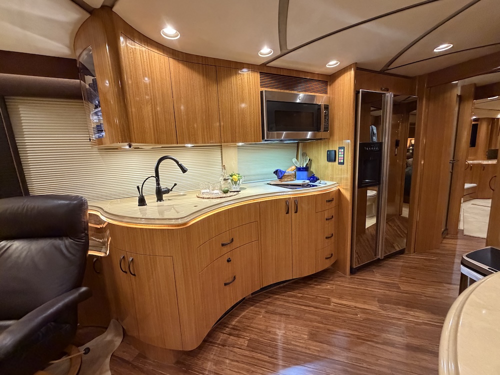 2007 Prevost Marathon H3-45 For Sale