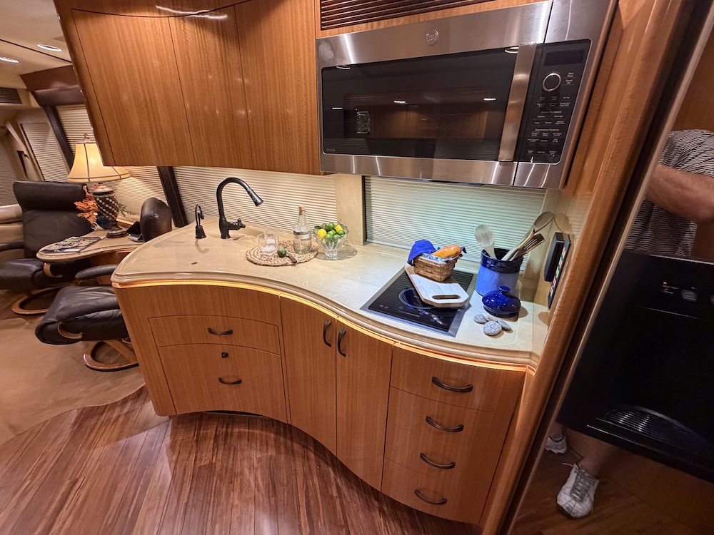 2007 Prevost Marathon H3-45 For Sale