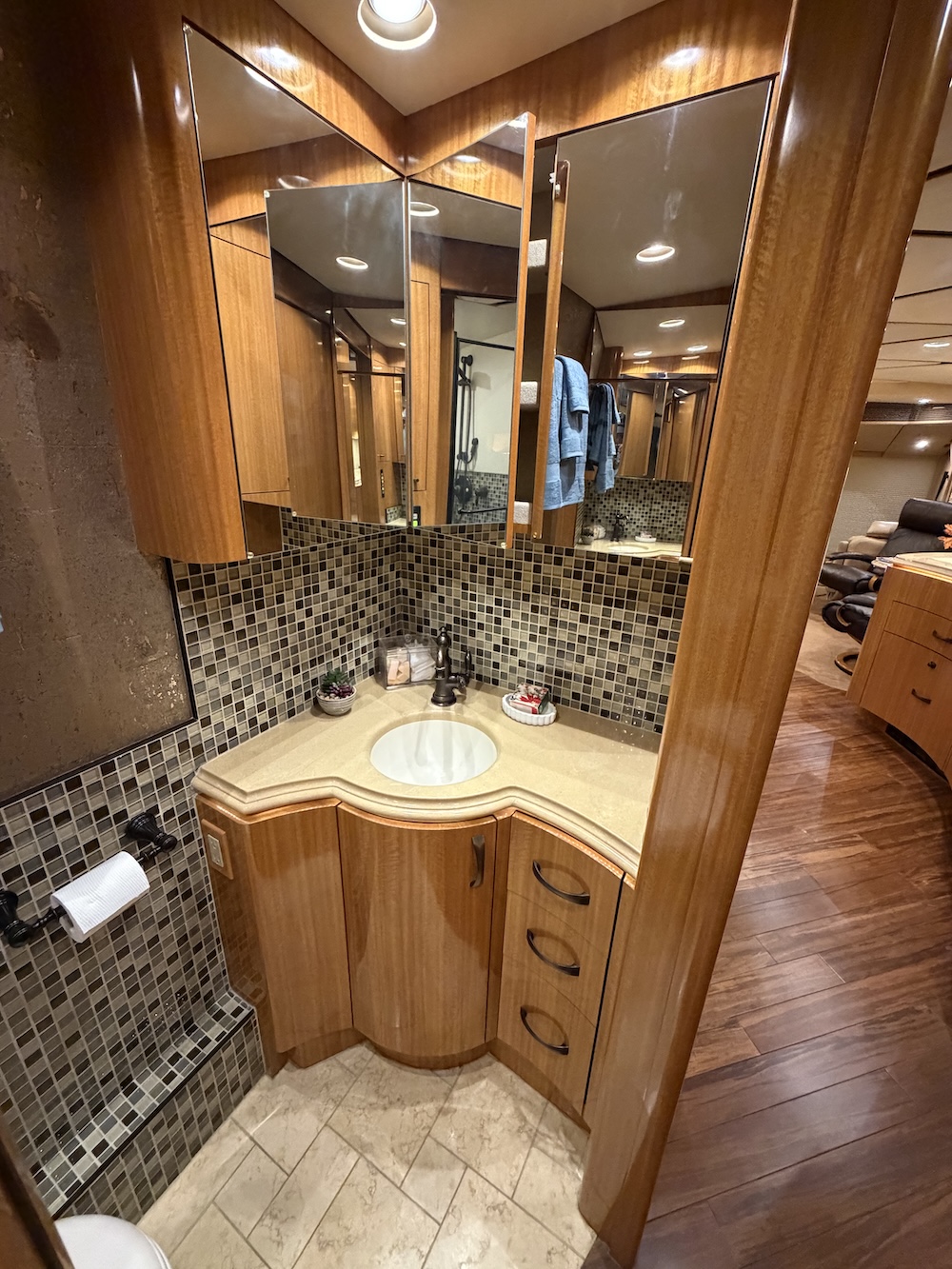 2007 Prevost Marathon H3-45 For Sale
