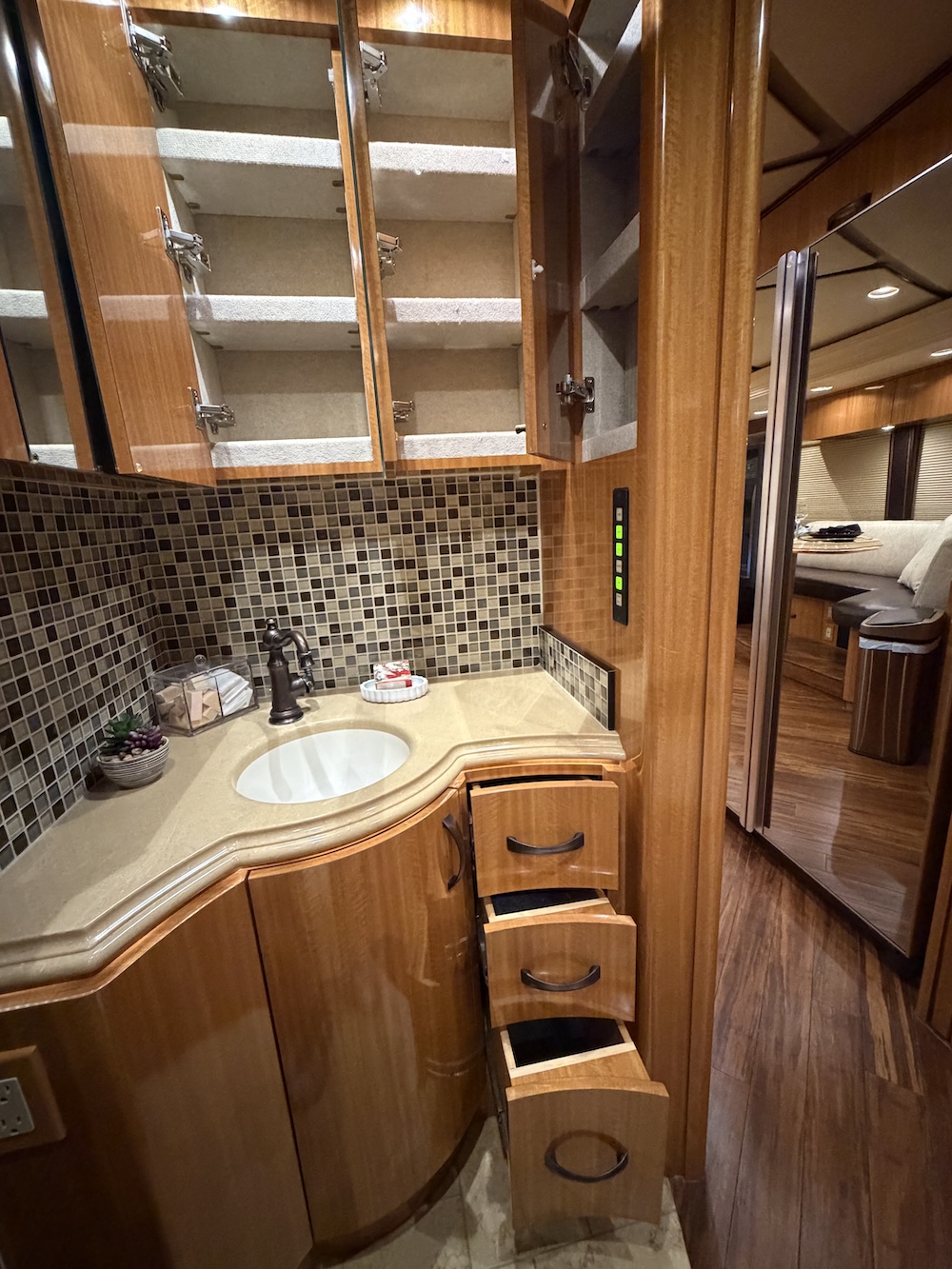 2007 Prevost Marathon H3-45 For Sale