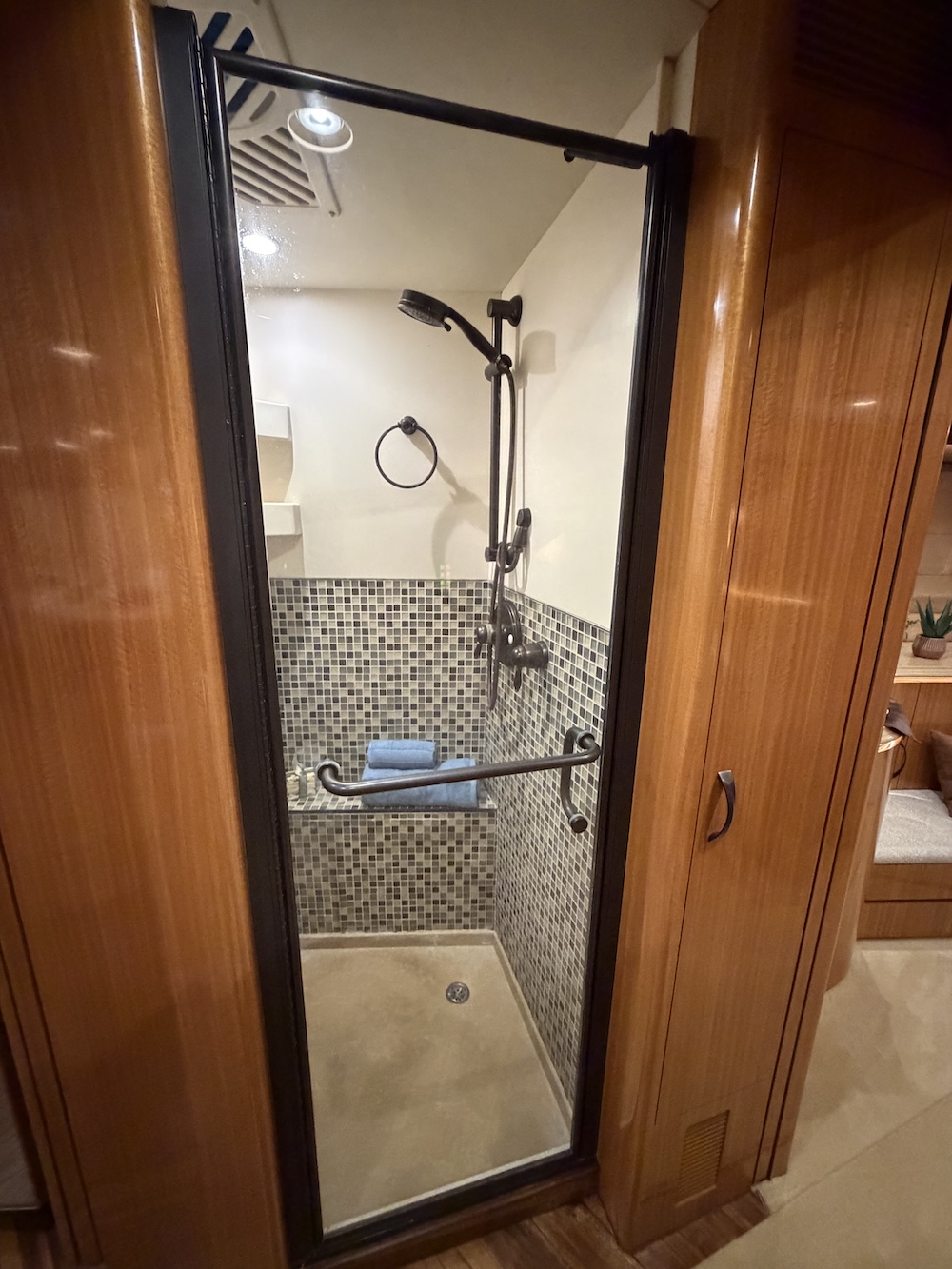 2007 Prevost Marathon H3-45 For Sale