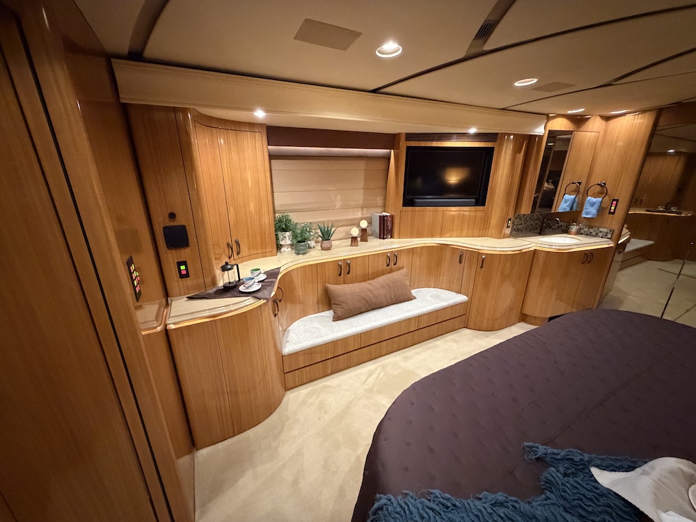 2007 Prevost Marathon H3-45 For Sale