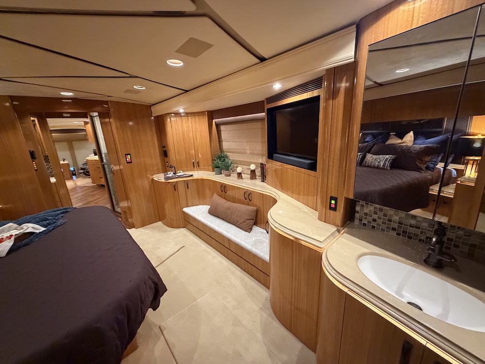 2007 Prevost Marathon H3-45 For Sale