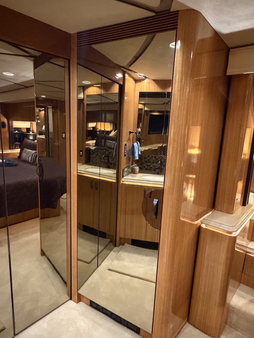 2007 Prevost Marathon H3-45 For Sale