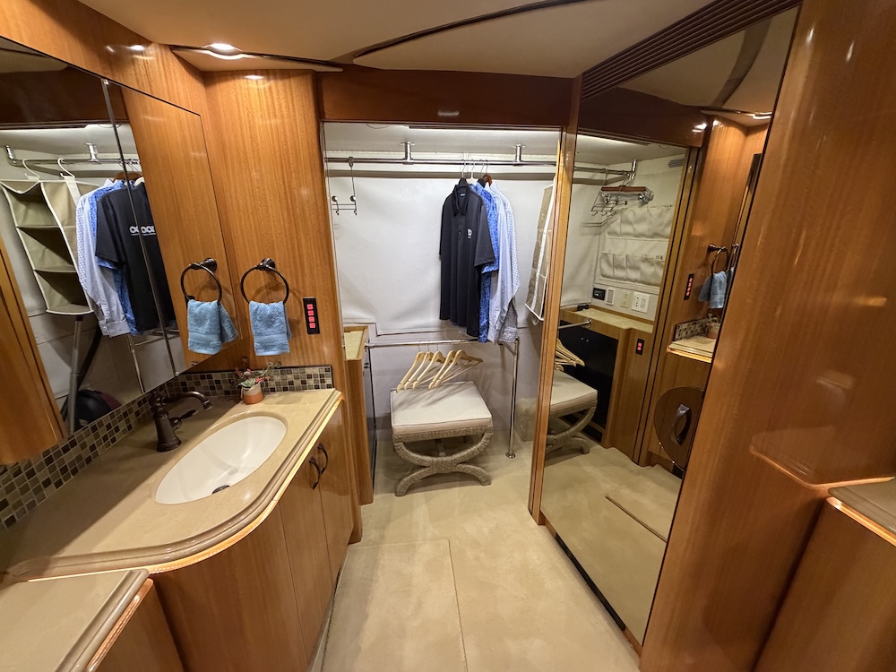 2007 Prevost Marathon H3-45 For Sale