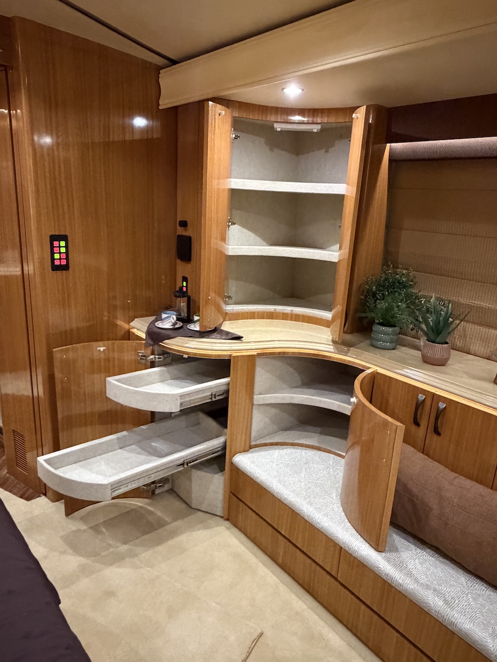 2007 Prevost Marathon H3-45 For Sale
