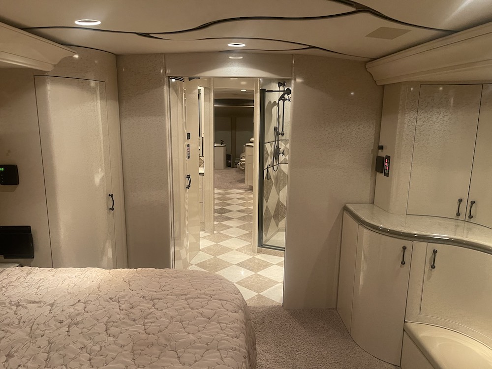 2007 Prevost Marathon H3-45 For Sale