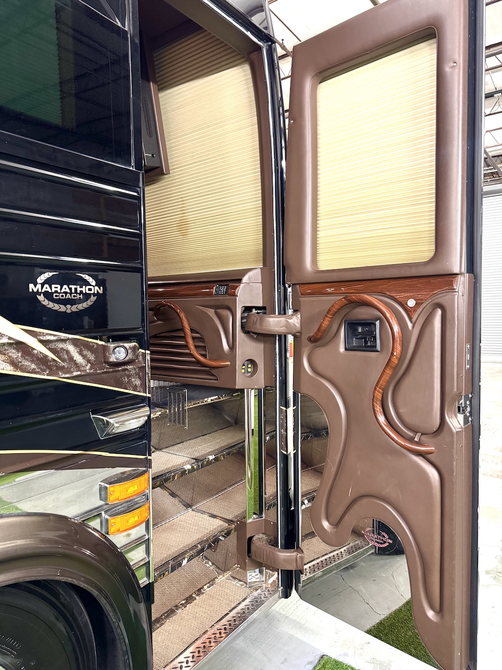 2007 Prevost Marathon XLII For Sale