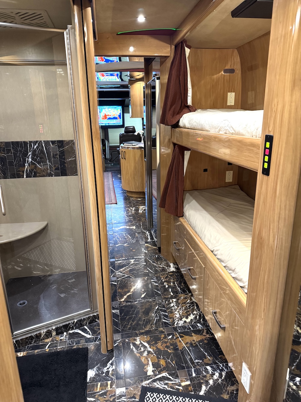 2007 Prevost Marathon XLII For Sale