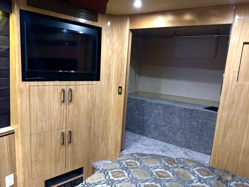 2007 Prevost Marathon XLII For Sale