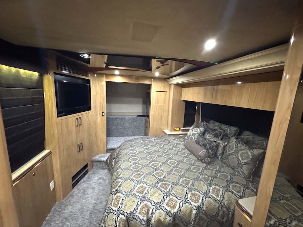 2007 Prevost Marathon XLII For Sale