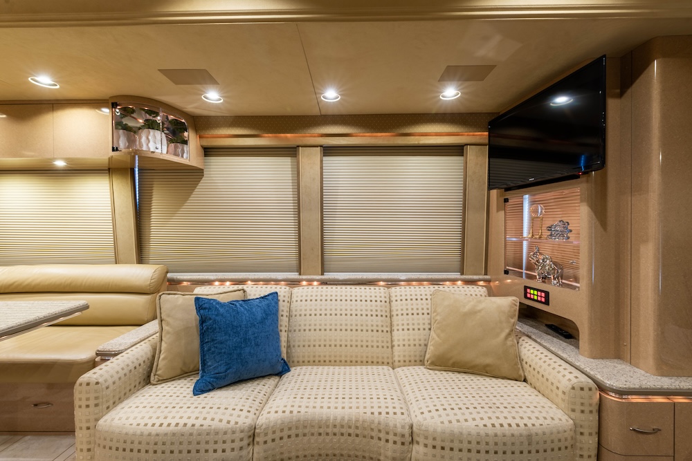 2007 Prevost Marathon XLII For Sale
