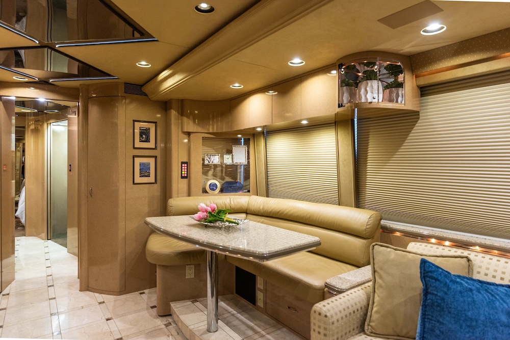 2007 Prevost Marathon XLII For Sale