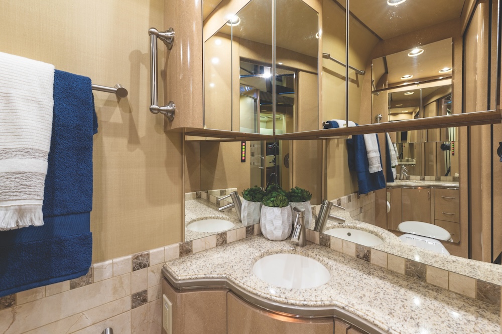 2007 Prevost Marathon XLII For Sale