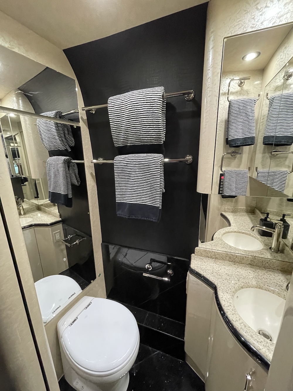 2007 Prevost Marathon XLII For Sale