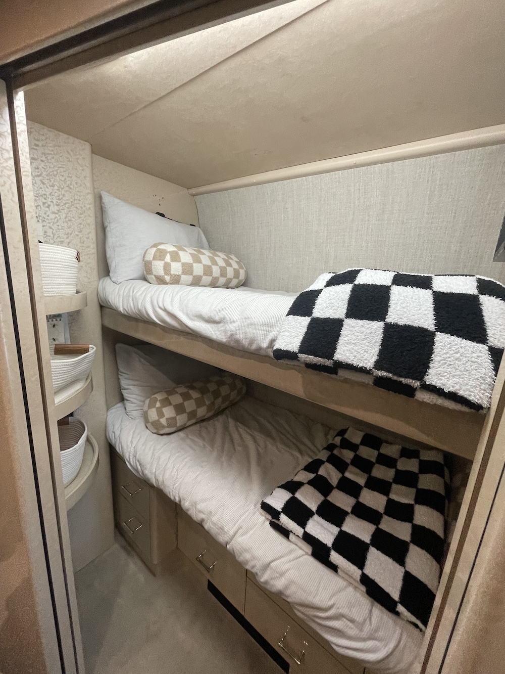 2007 Prevost Marathon XLII For Sale