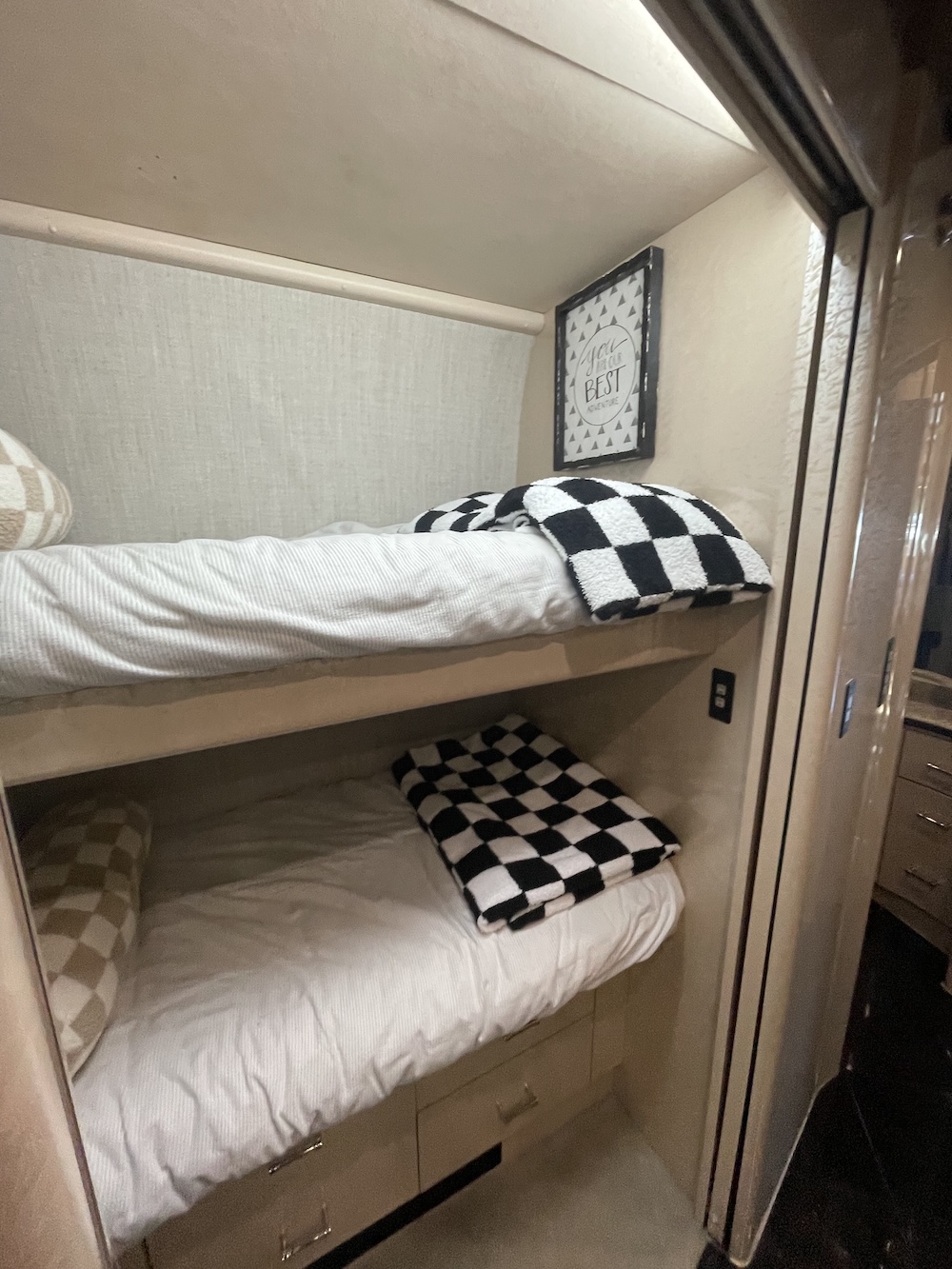 2007 Prevost Marathon XLII For Sale