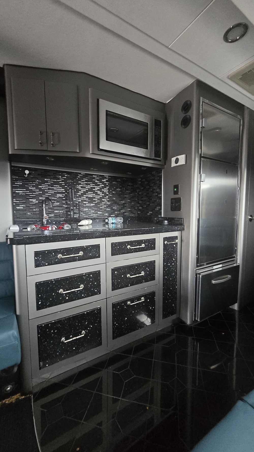 2007 Prevost H3-45 For Sale