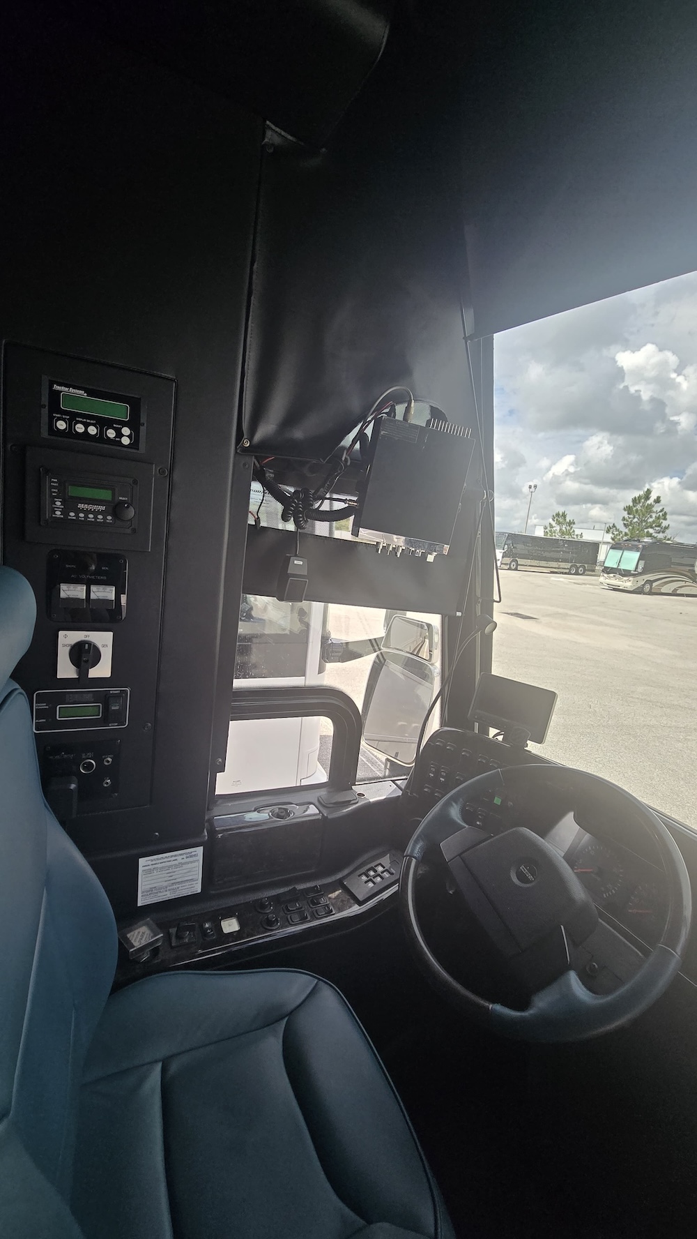 2007 Prevost H3-45 For Sale