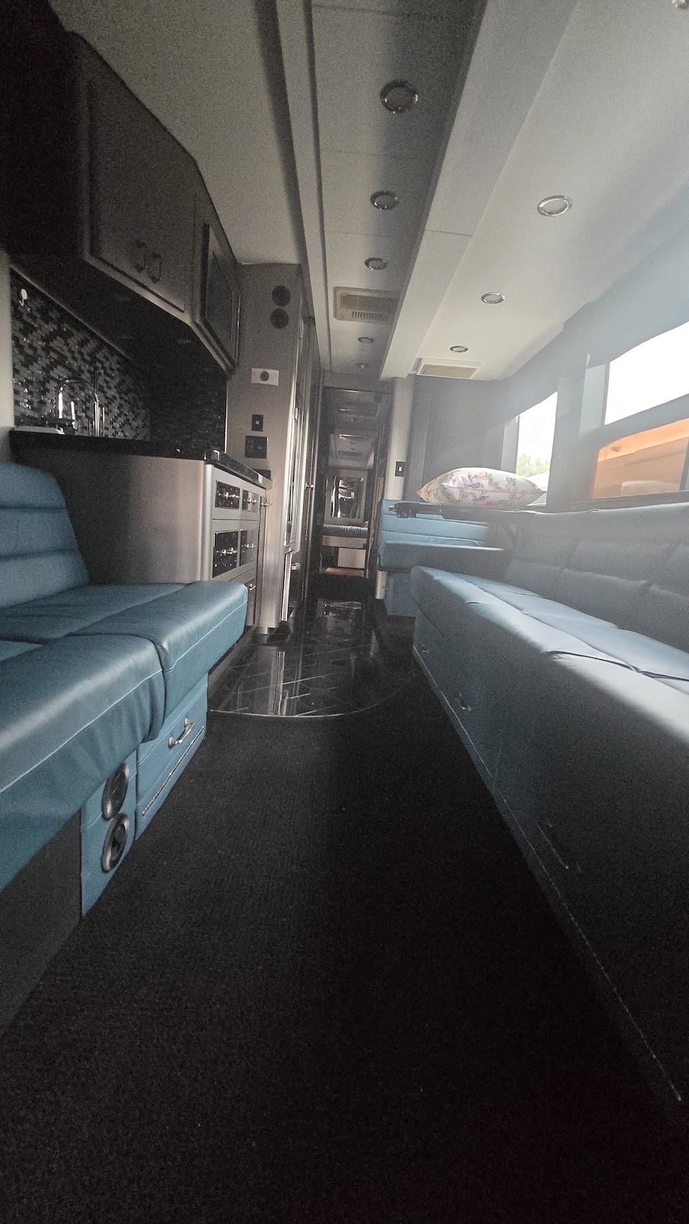 2007 Prevost H3-45 For Sale