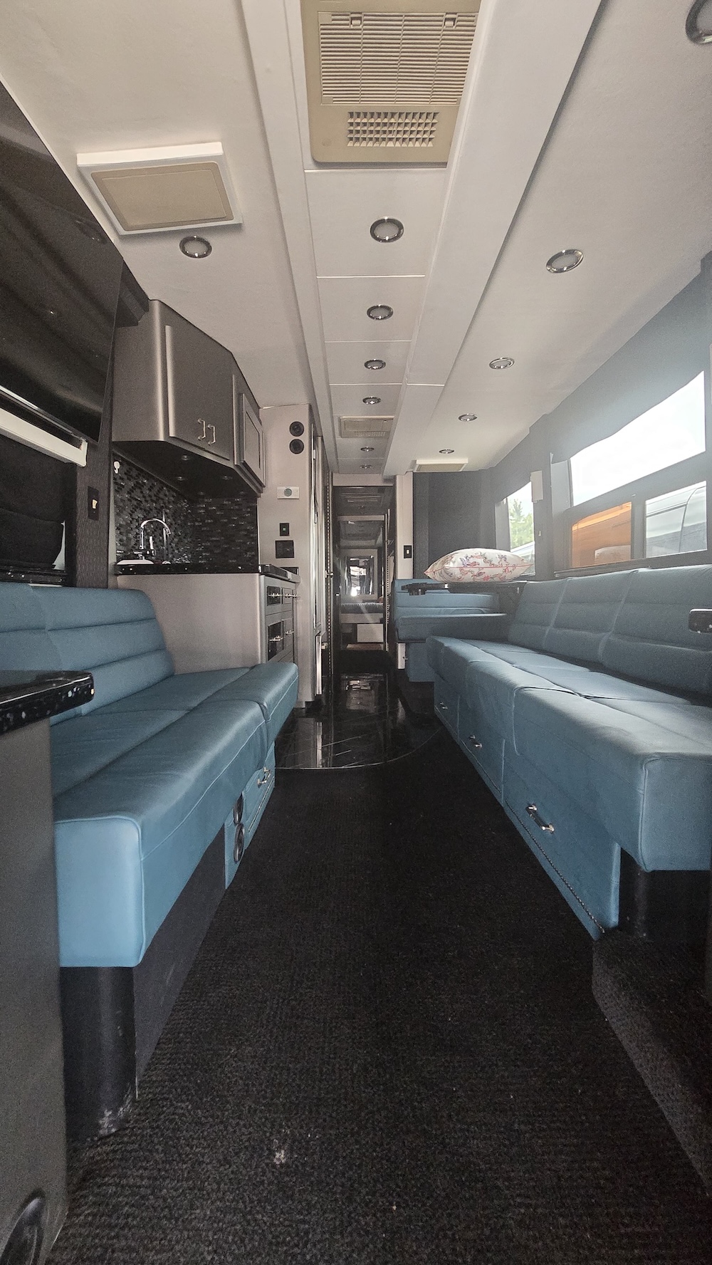 2007 Prevost H3-45 For Sale