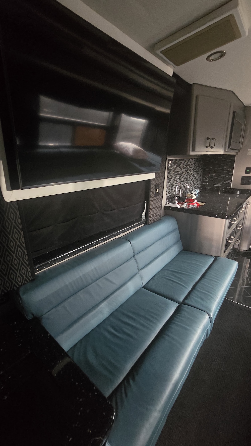 2007 Prevost H3-45 For Sale