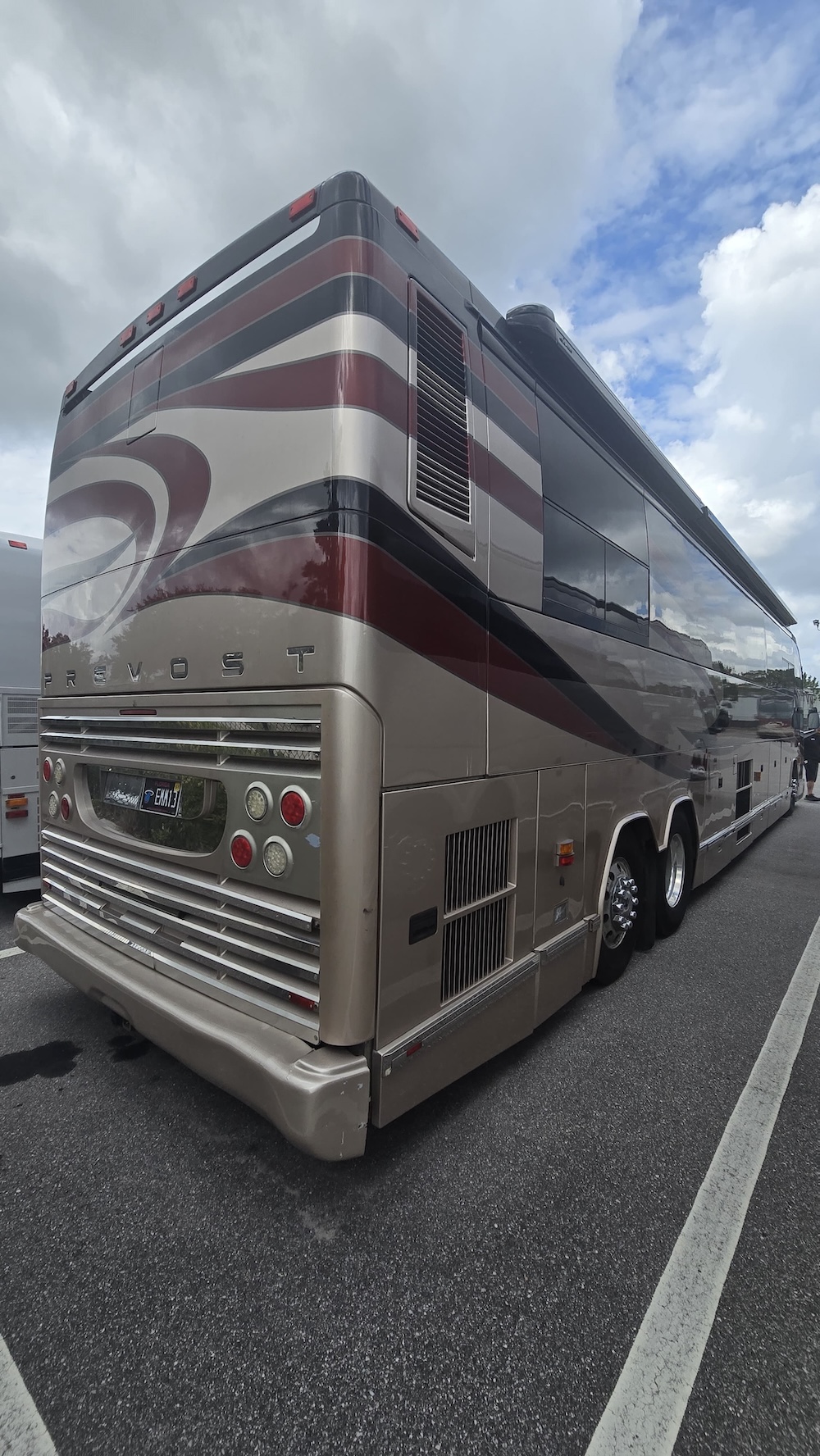 2007 Prevost H3-45 For Sale