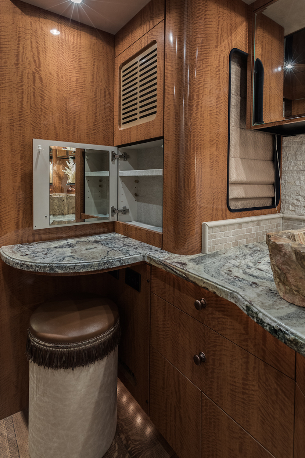 2008 Prevost American H3-45 For Sale