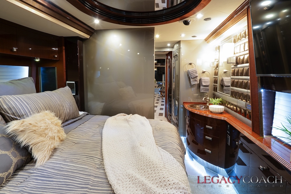 2008 Prevost Country Coach XLII For Sale