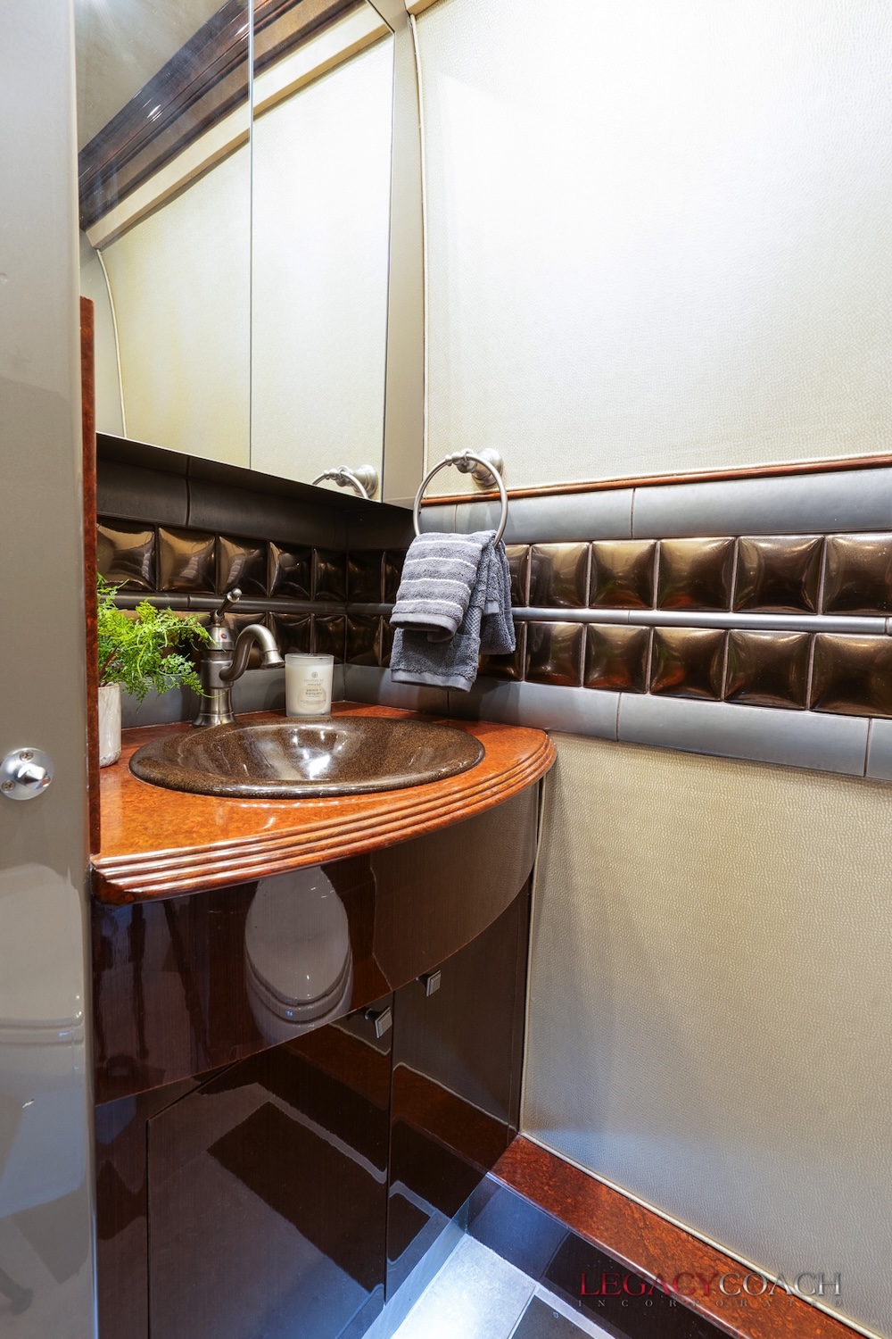 2008 Prevost Country Coach XLII For Sale