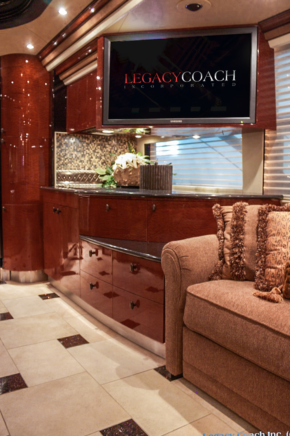 2005 Prevost LCountry Coach XLII For Sale