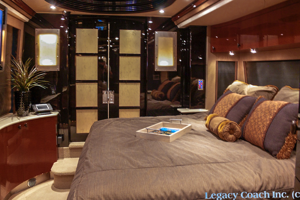 2005 Prevost LCountry Coach XLII For Sale