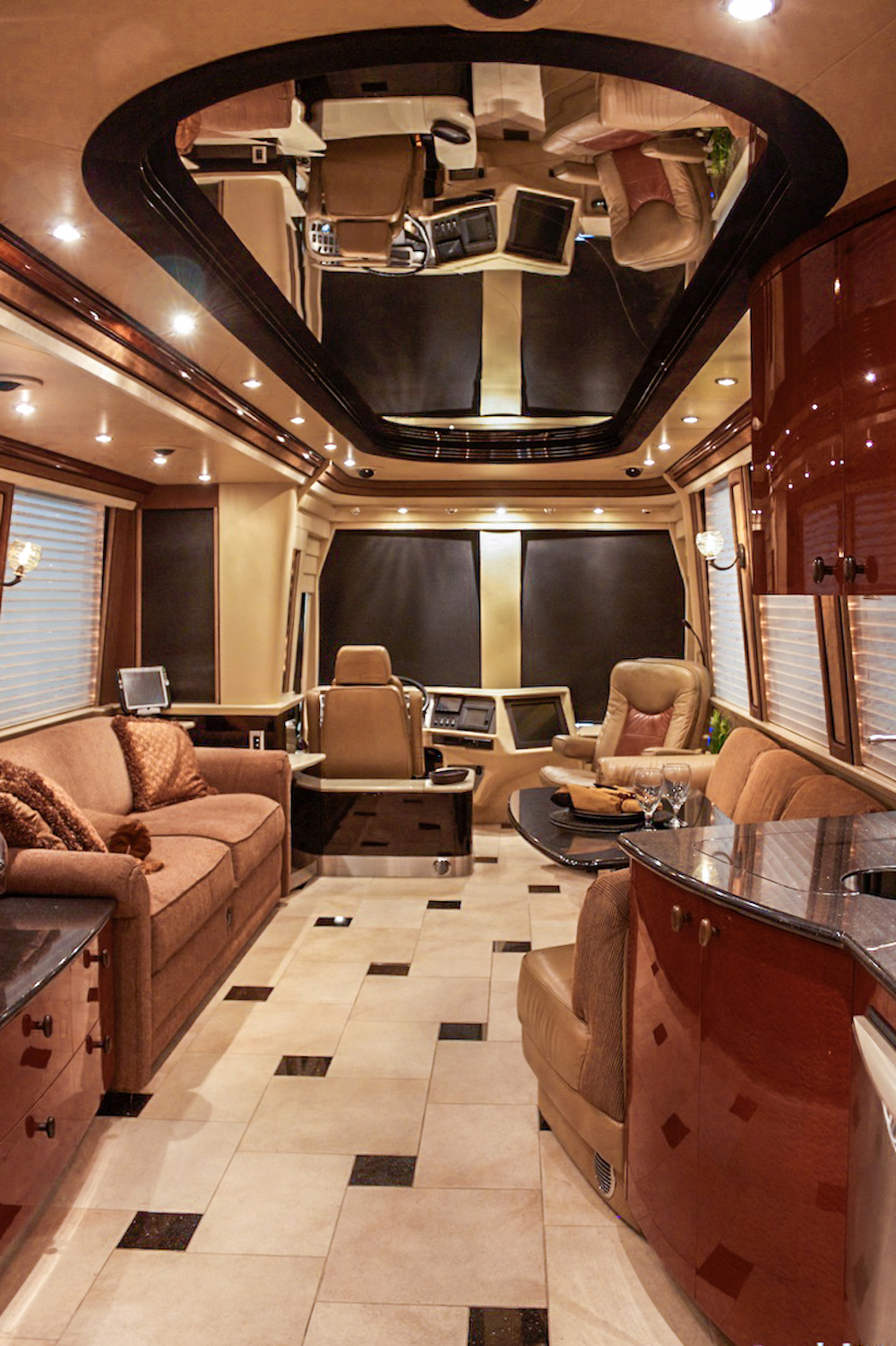 2005 Prevost LCountry Coach XLII For Sale