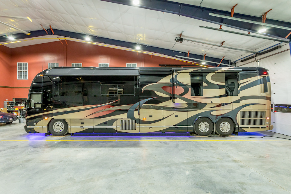 2008 Prevost Featherlite H3-45 For Sale