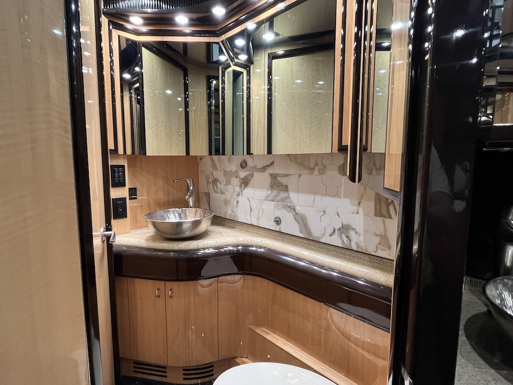 2008 Prevost Liberty H3-45 For Sale
