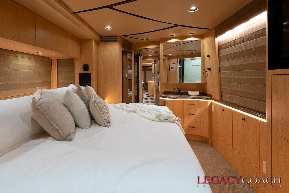 2008 Prevost Marathon XLII For Sale