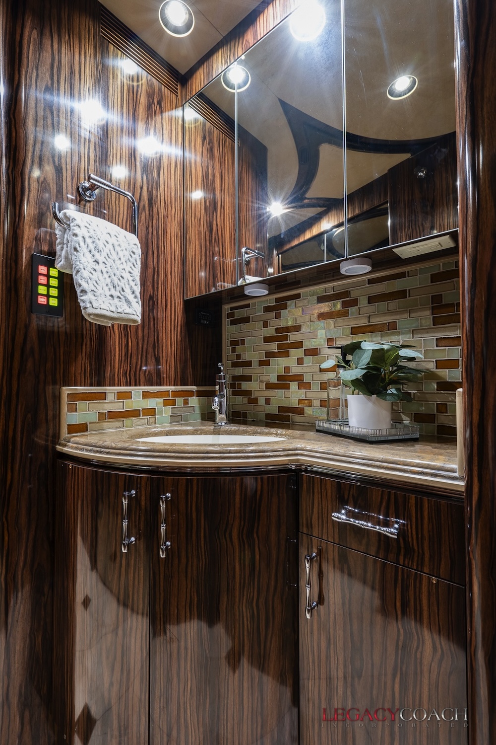 2008 Prevost Marathon XLII For Sale