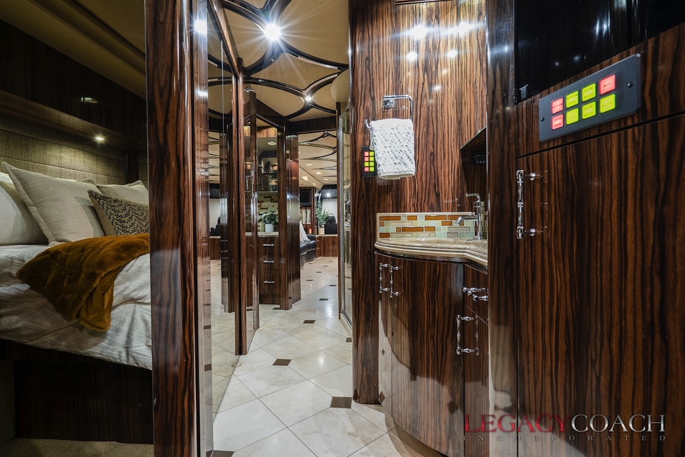 2008 Prevost Marathon XLII For Sale