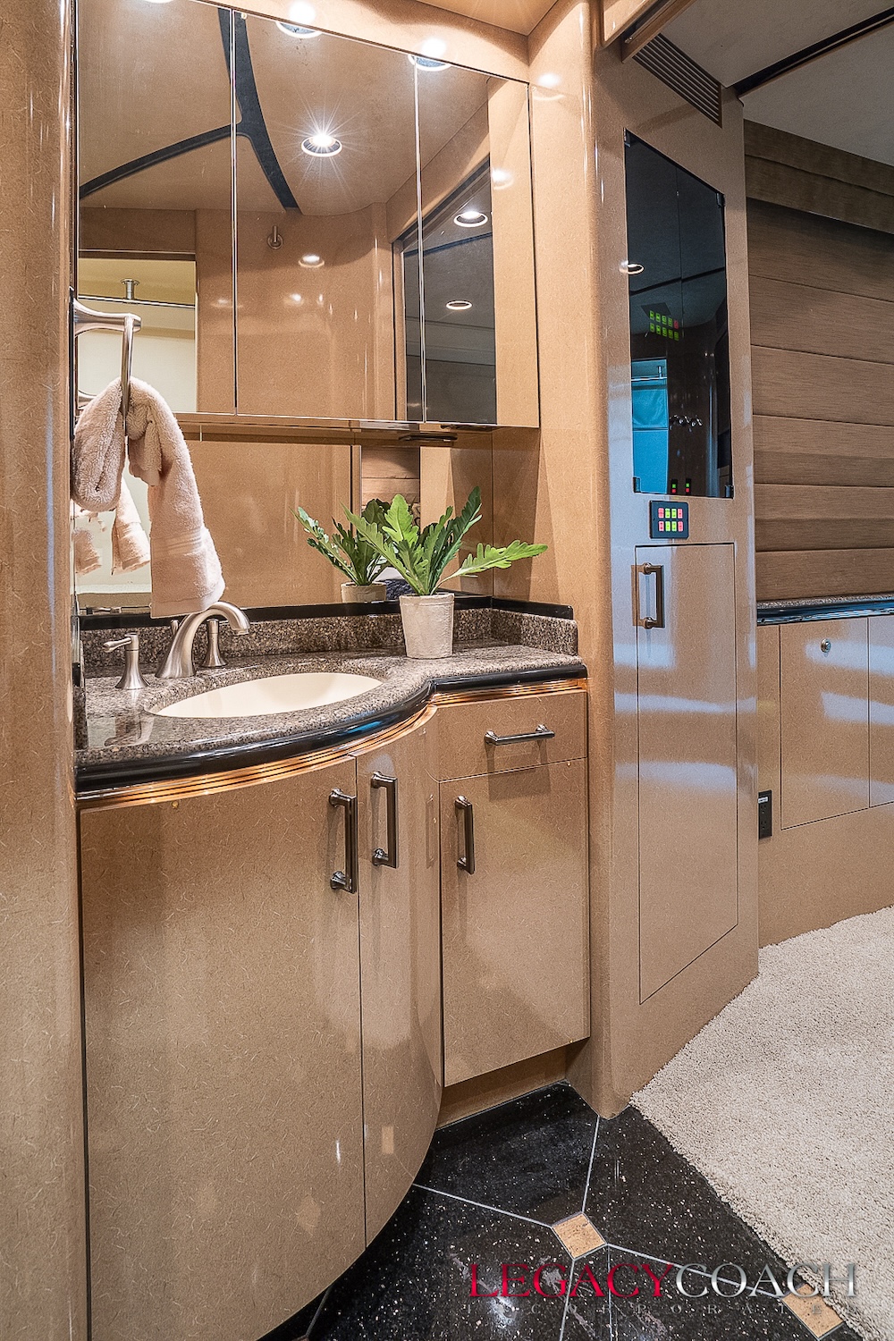 2008 Prevost Marathon XLII For Sale