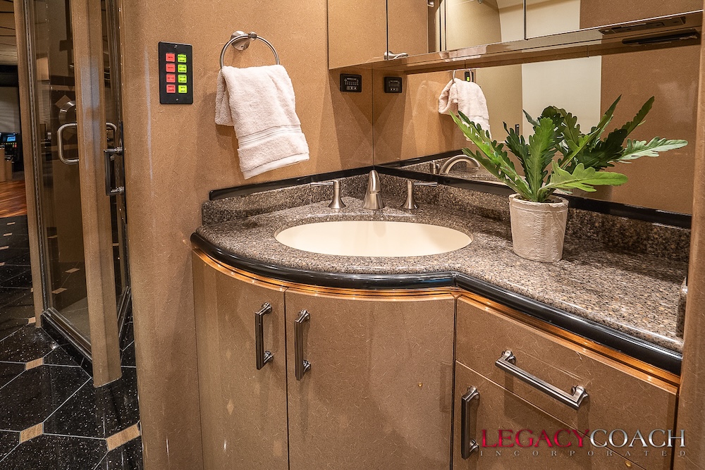 2008 Prevost Marathon XLII For Sale