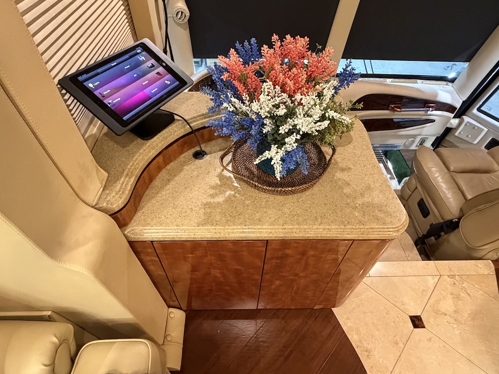 2008 Prevost Millennium H3-45 For Sale