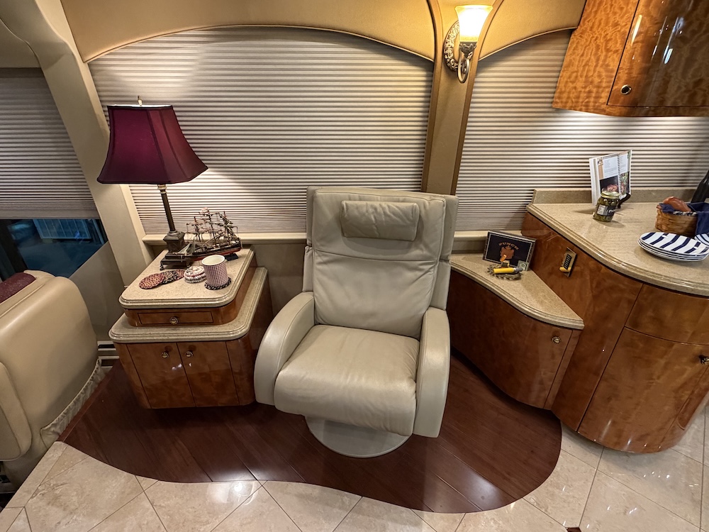2008 Prevost Millennium H3-45 For Sale